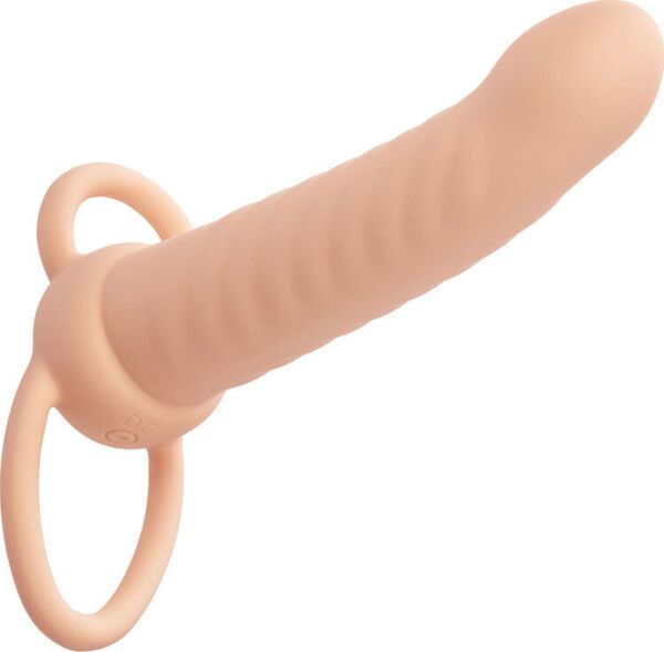 Podwójny penetrator CalExotics Performance Maxx Ribbed Dual Penetrator w kolorze kości słoniowej, z pierścieniem na mosznę