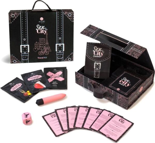 Zestaw podróżny Secret Play Sex in the City z kartami, wibratorem pociskiem, kostką kamasutra i saszetkami jednorazowymi