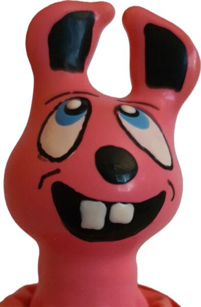 Fantazyjna prezerwatywa Condomerie Laughing Pink Hare z ręcznie malowanym różowym zającem