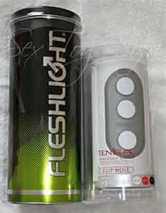 Masturbator Fleshlight vs Tenga